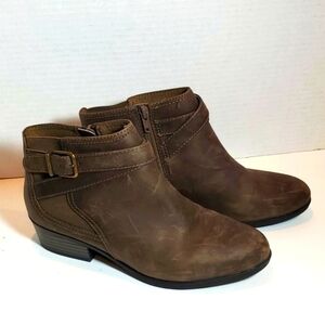 Clarks Booties Distressed Strap Ultimate Comfort Ankle Boots Size 7